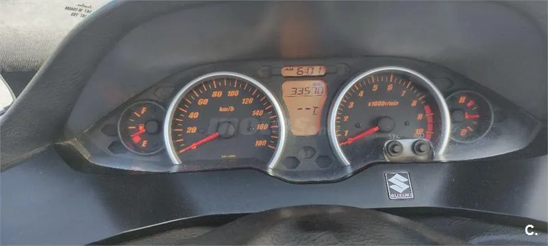 Suzuki Burgman 400 – Vista 2