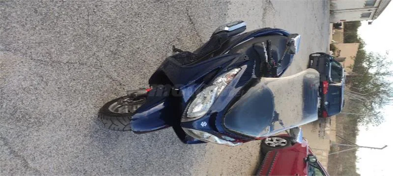 Suzuki Burgman 400 – Vista 4