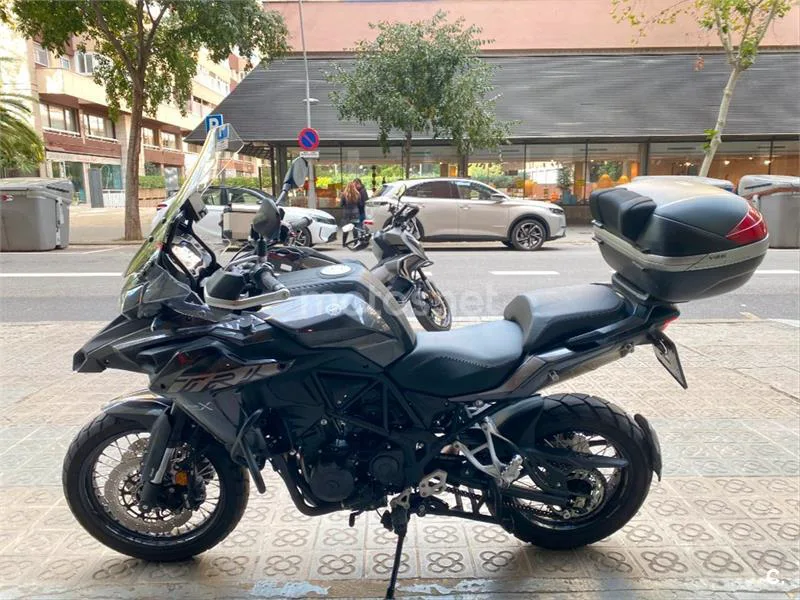 Benelli TRK 502 – Vista 7