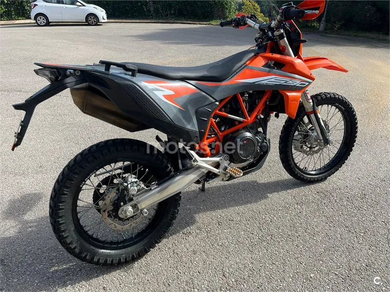 KTM 690 Enduro R – Vista 3