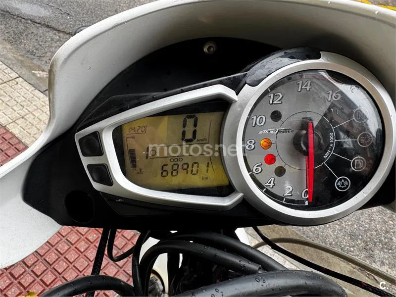 Triumph Street Triple – Vista 3