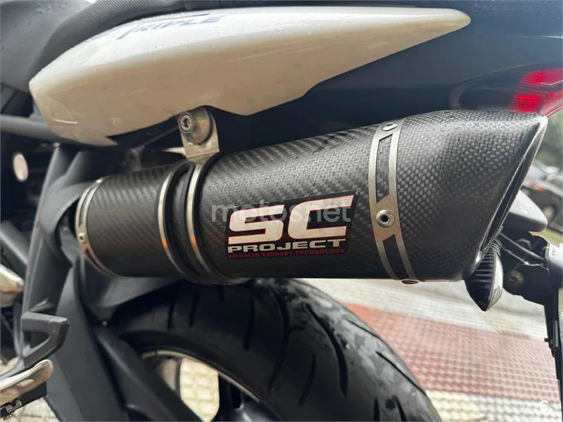 Triumph Street Triple – Vista 4