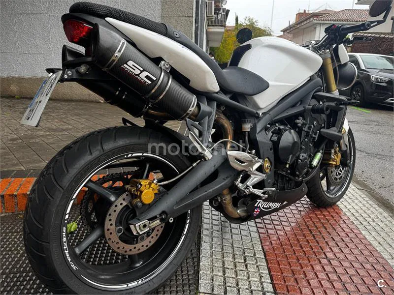 Triumph Street Triple – Vista 6