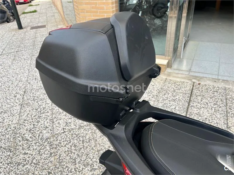 Yamaha XMAX 400 – Vista 4