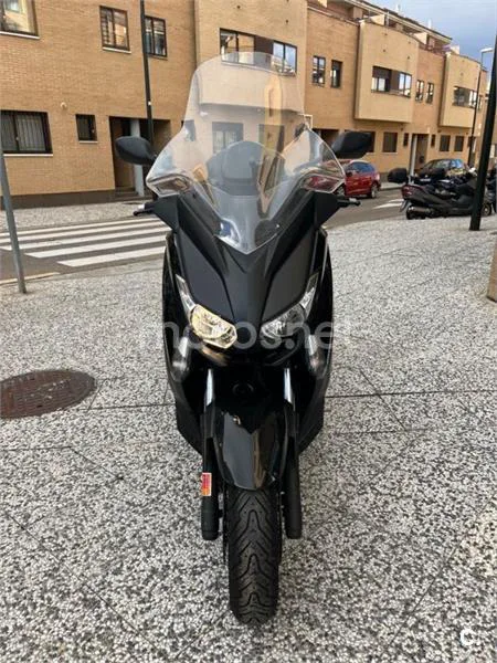 Yamaha XMAX 400 – Vista 9