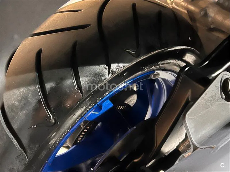 Suzuki Burgman 400 – Vista 19