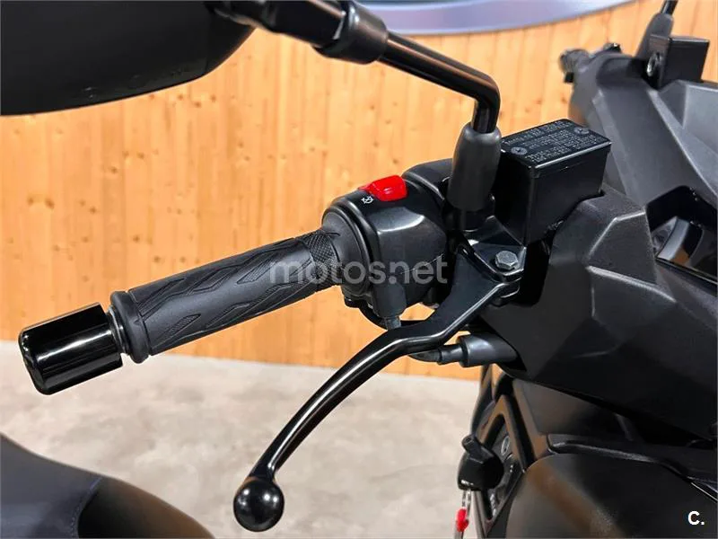 Suzuki Burgman 400 – Vista 22