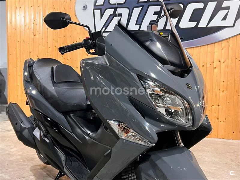 Suzuki Burgman 400 – Vista 24