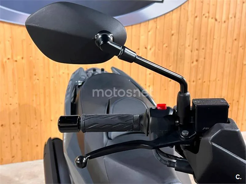 Suzuki Burgman 400 – Vista 30