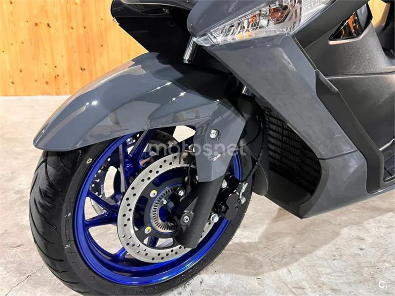Suzuki Burgman 400 – Vista 40