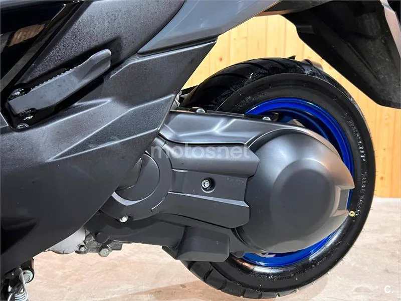 Suzuki Burgman 400 – Vista 42
