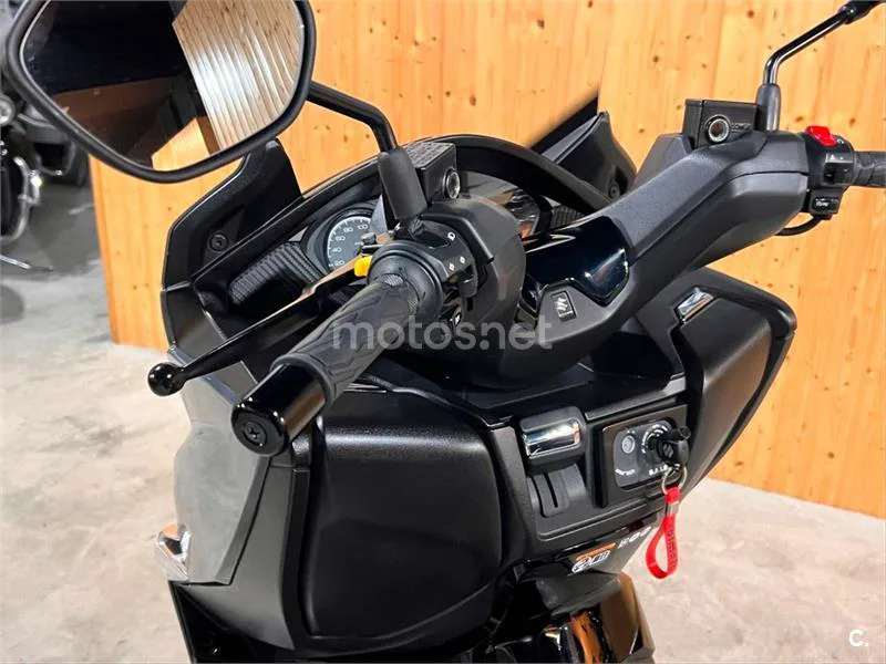 Suzuki Burgman 400 – Vista 46