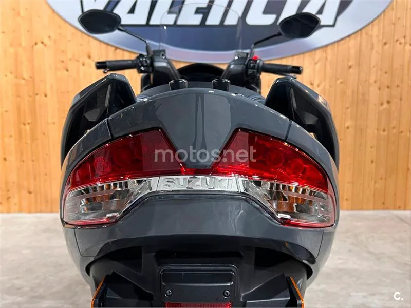 Suzuki Burgman 400 – Vista 55