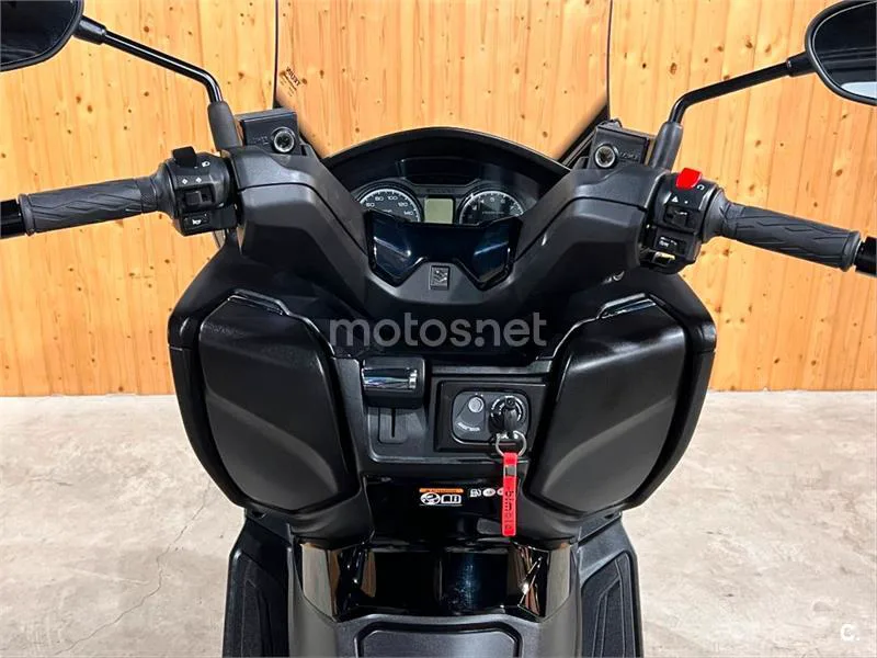 Suzuki Burgman 400 – Vista 59