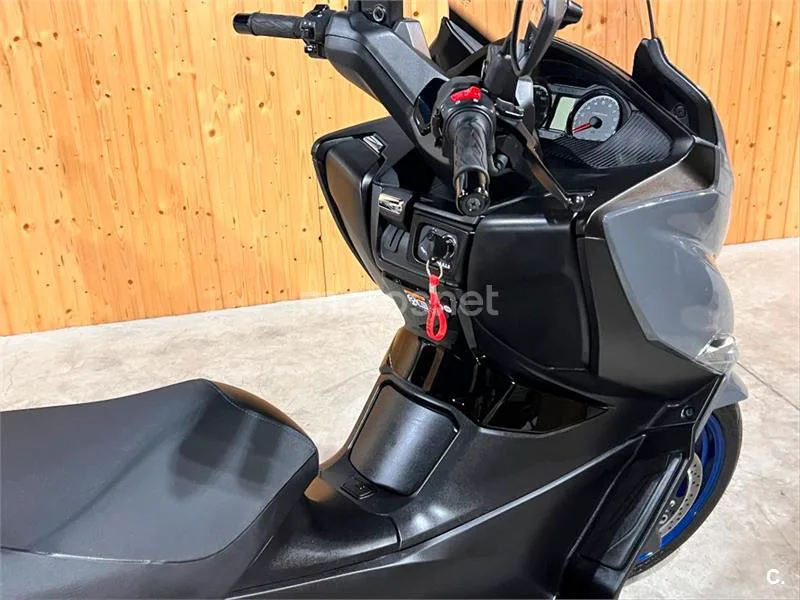 Suzuki Burgman 400 – Vista 61