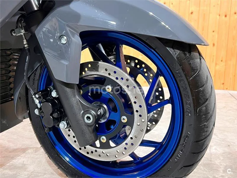 Suzuki Burgman 400 – Vista 8