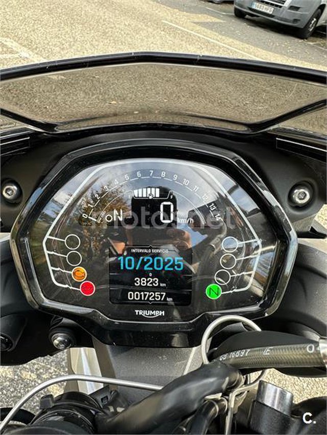 Triumph Street Triple 765 9300 € 2023 Navarra