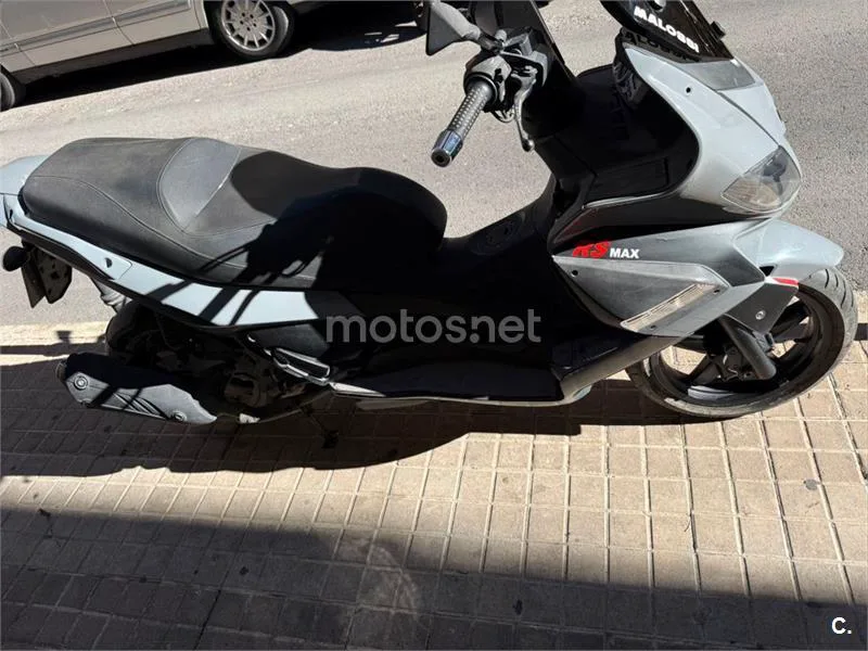 Aprilia SR Max 300 – Vista 3