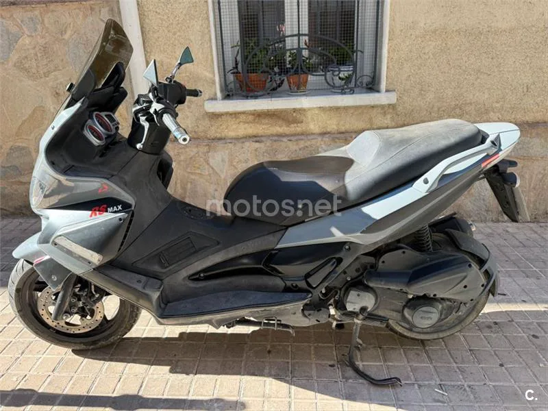 Aprilia SR Max 300 – Vista 5