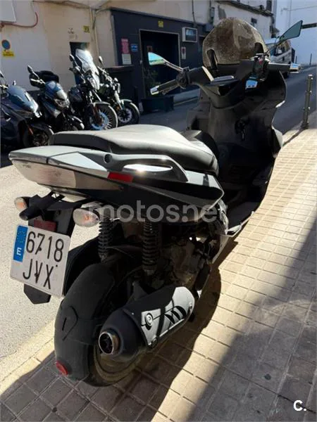 Aprilia SR Max 300 – Vista 7