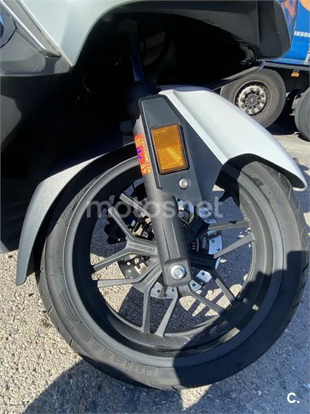 Honda Forza – Vista 3