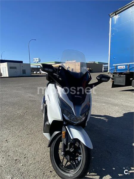 Honda Forza – Vista 9