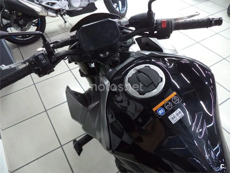 Kawasaki Z900 – Vista 12