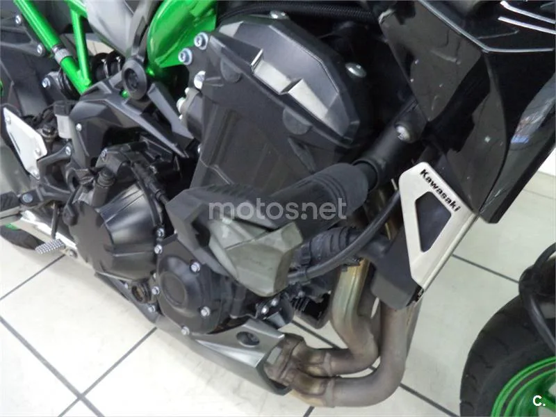 Kawasaki Z900 – Vista 7