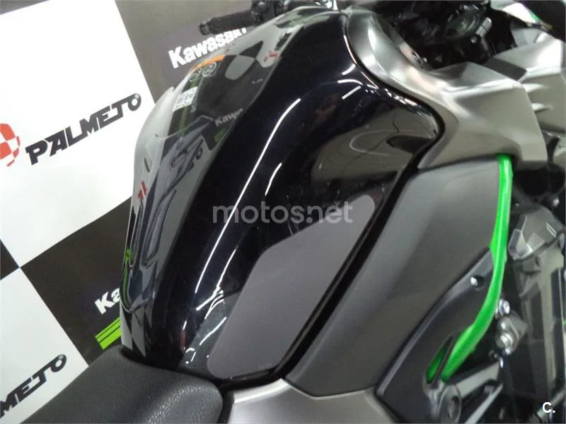 Kawasaki Z900 – Vista 8