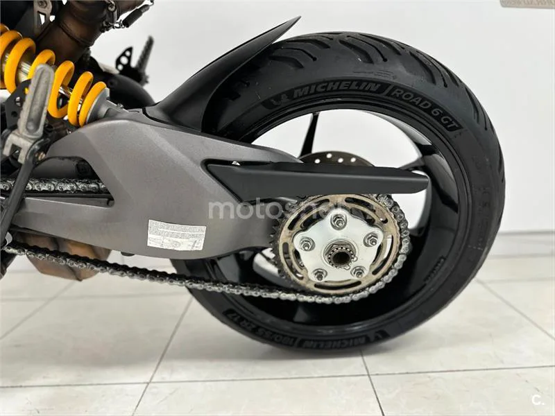 Ducati Hypermotard – Vista 25