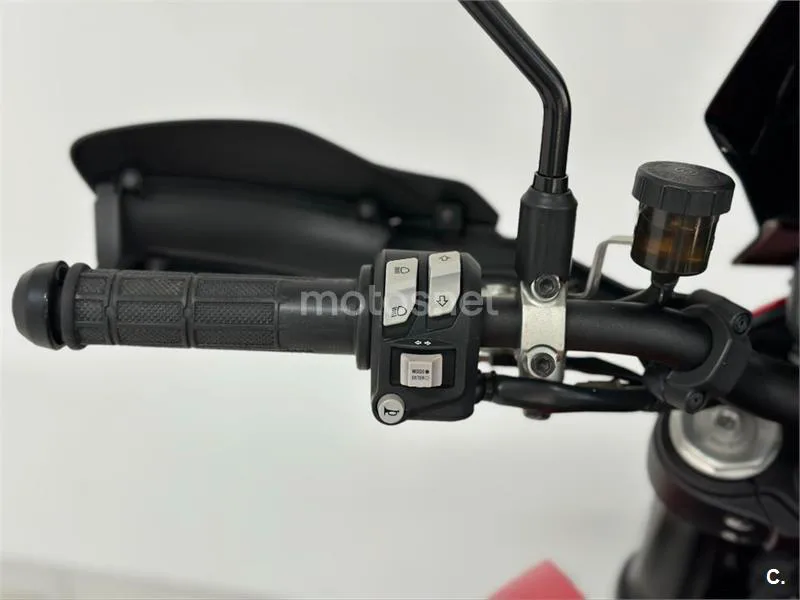 Ducati Hypermotard – Vista 10