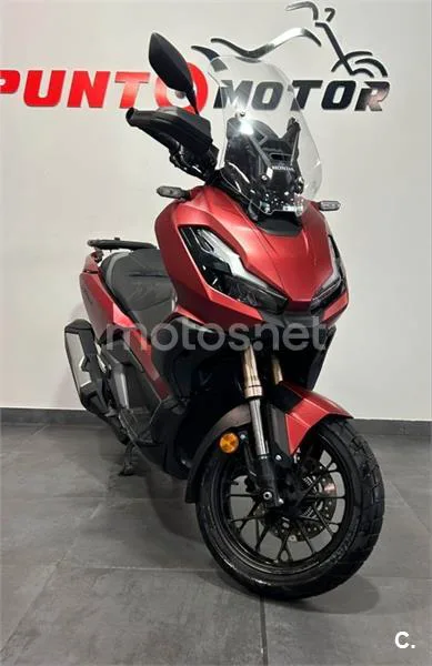 Honda ADV 350 – Vista 3