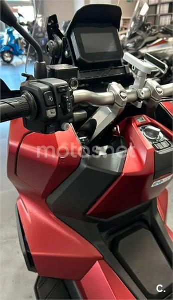 Honda ADV 350 – Vista 9