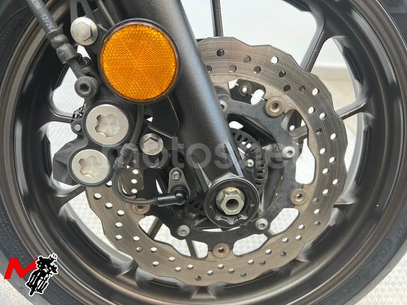Yamaha XSR 700 – Vista 6