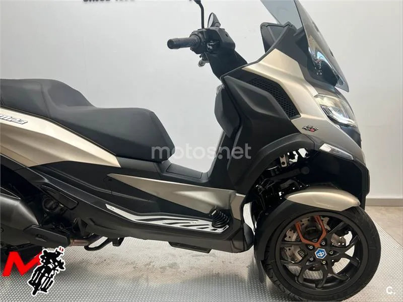 Piaggio MP3 530 Exclusive – Vista 3
