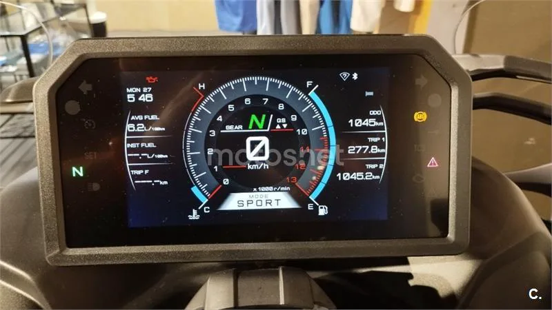 Yamaha Niken – Vista 17