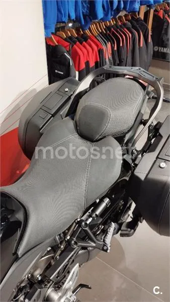 Yamaha Niken – Vista 22
