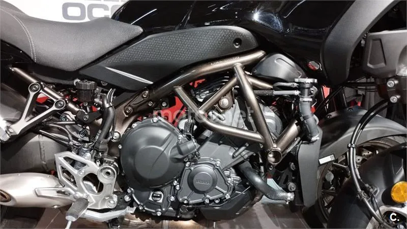 Yamaha Niken – Vista 6
