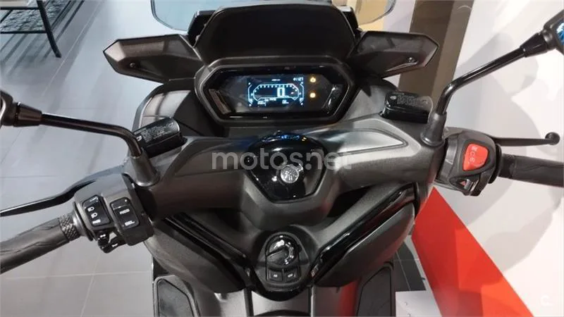 Yamaha XMAX 300 – Vista 14
