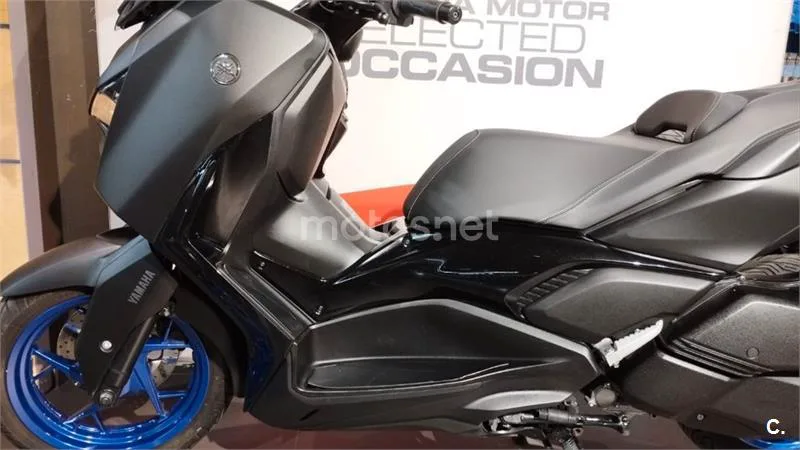 Yamaha XMAX 300 – Vista 17