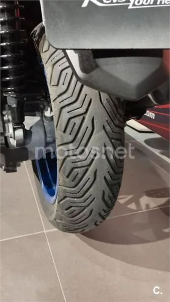 Yamaha XMAX 300 – Vista 19