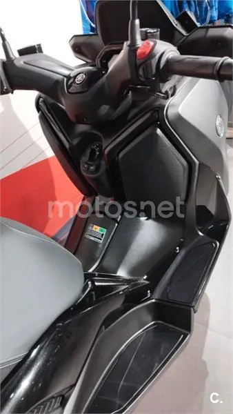Yamaha XMAX 300 – Vista 6