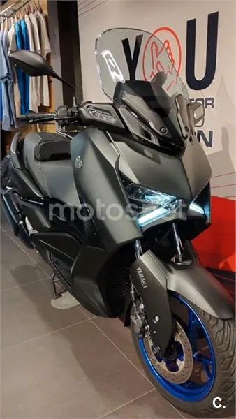 Yamaha XMAX 300 – Vista 7