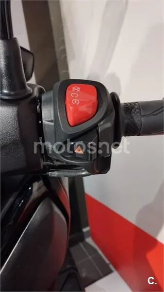 Yamaha XMAX 300 – Vista 9