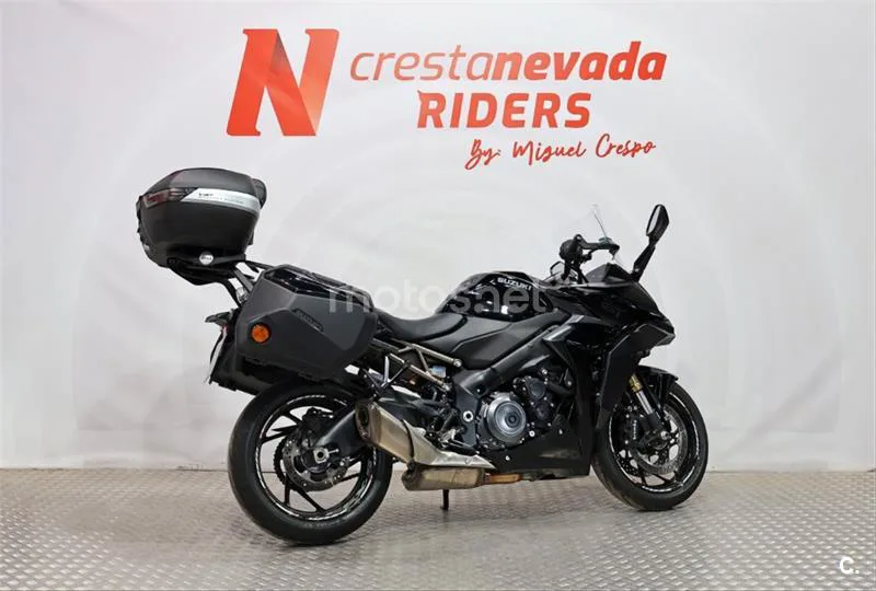 Suzuki GSX-S – Vista 11