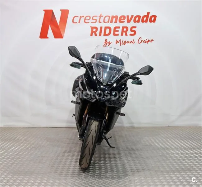 Suzuki GSX-S – Vista 5