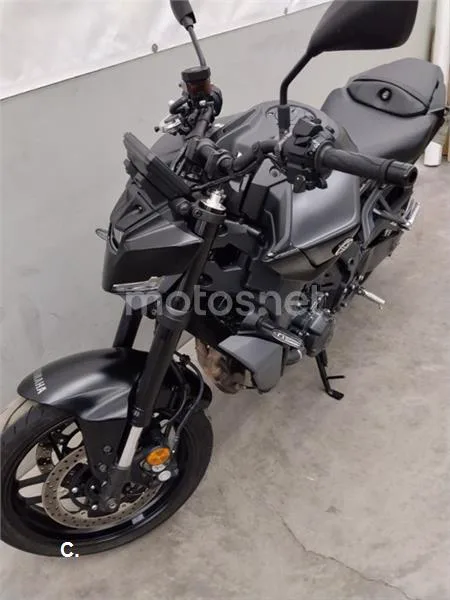 Yamaha MT-09 – Vista 7