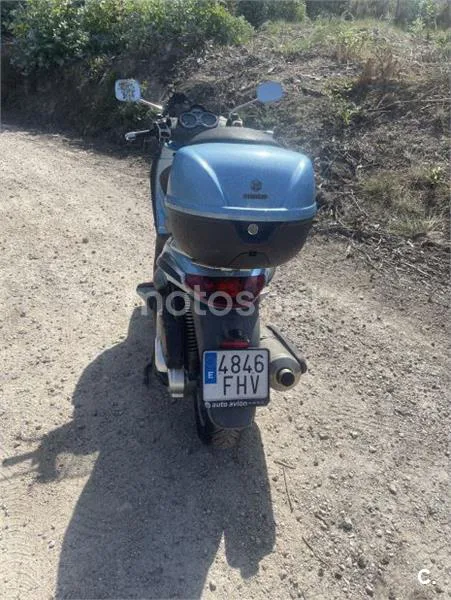 Piaggio Beverly Tourer 400 – Vista 6