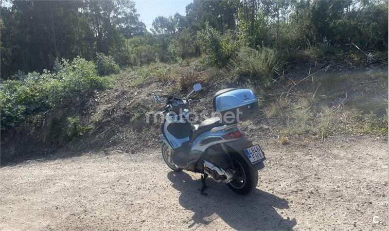 Piaggio Beverly Tourer 400 – Vista 7