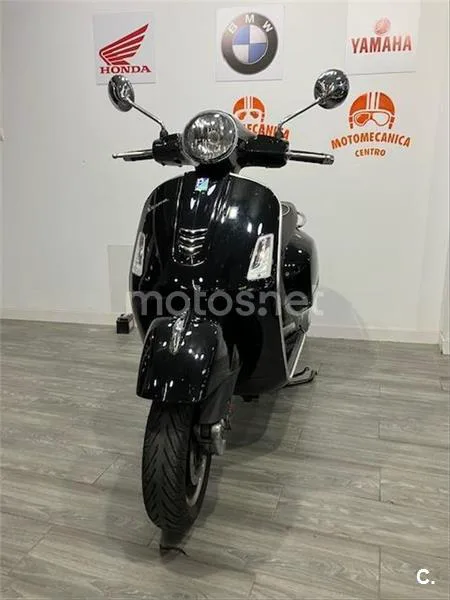 Vespa GTS 300 – Vista 3
